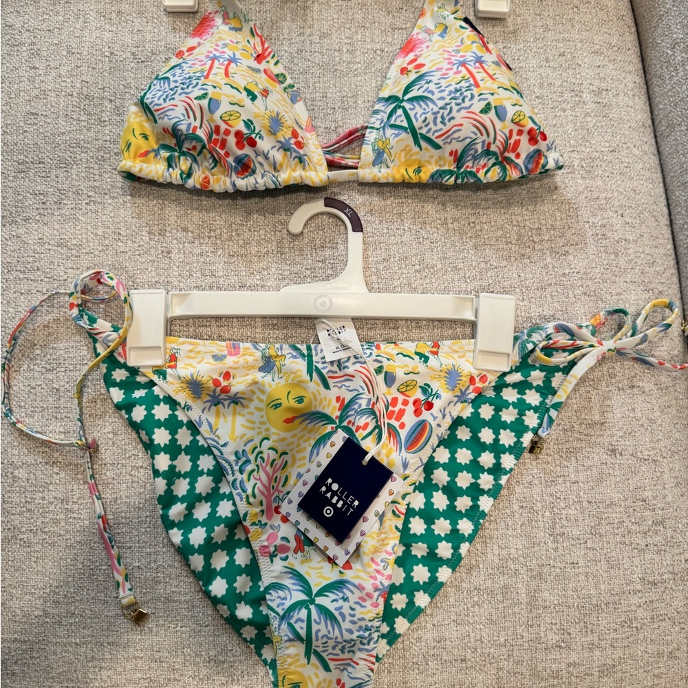 NWT Reversible bikini Roller rabbit x target collab
Set of top and bottom XL